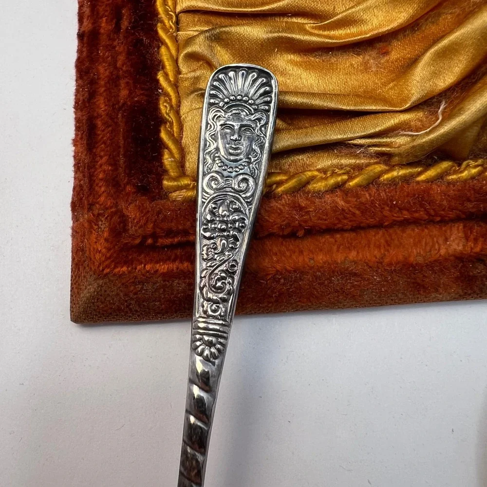 6 Pc Set 1886 Assyrian Head Silverplated Demi Spoons in Original Box Rogers Bros